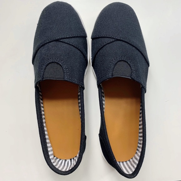 NEW Sofie Flats- in Black - Picture 3 of 6